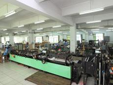 本公司拥有多套先进的全自动电脑程控制袋机，全过程采用电脑跟踪检测控制制袋工艺，可生产中封袋、边封袋、复合袋、抽真空袋、铝箔袋、立体袋、蒸煮袋、自动包装卷膜、热切桶袋等。